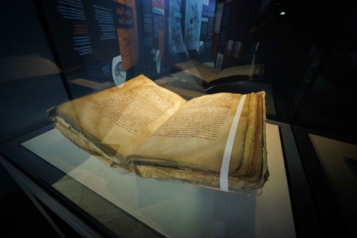 From Parchment to Replica: The Making of the Red Book of Ossory